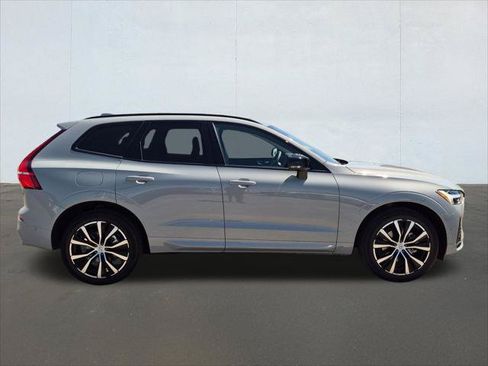 Used 2024 Volvo XC60 B5 Plus AWD/4WD image 4