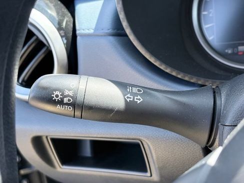 Used 2025 Nissan Versa SV FWD image 15