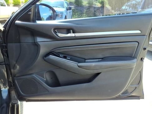 Used 2021 Nissan Altima 2.5 SV FWD image 23