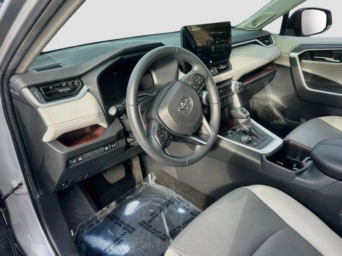 Used 2023 Toyota RAV4 Limited AWD/4WD image 9