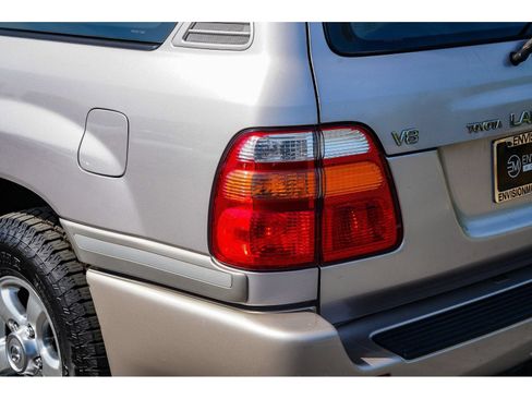 Used 2001 Toyota Land Cruiser AWD/4WD image 11