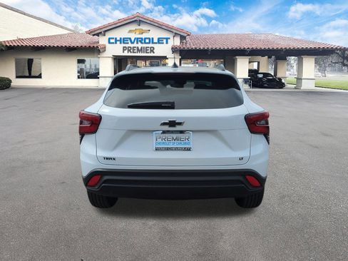 New 2026 Chevrolet Trax LT w/ Driver Confidence Package FWD image 7