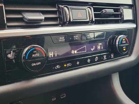 Certified 2025 Nissan Pathfinder SV image 32