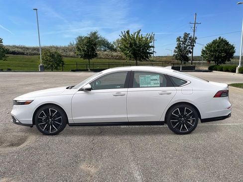 New 2026 Honda Accord Touring image 2