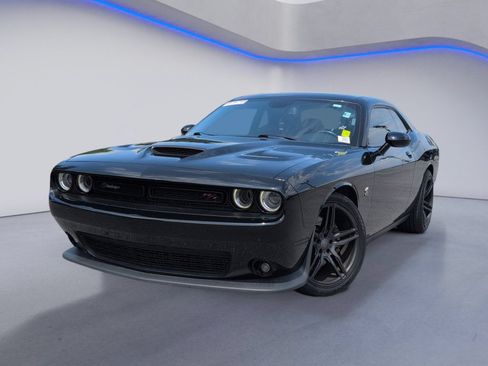 Used 2019 Dodge Challenger R/T Scat Pack RWD image 2