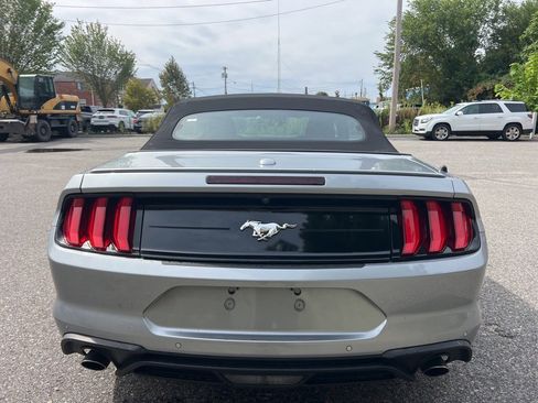 Used 2022 Ford Mustang Premium image 4