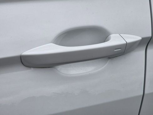 Used 2020 Volkswagen Tiguan SE image 14