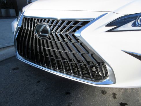 New 2025 Lexus ES 350 image 15
