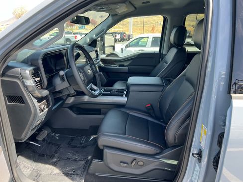 New 2026 Ford F250 Lariat w/ Black Appearance Package image 29