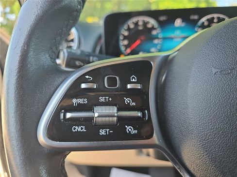 Used 2022 Mercedes-Benz GLB 250 image 18