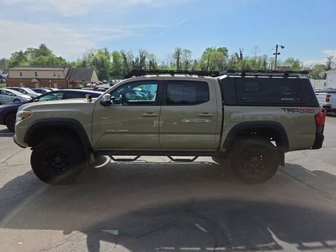 Used 2019 Toyota Tacoma TRD Off-Road image 4