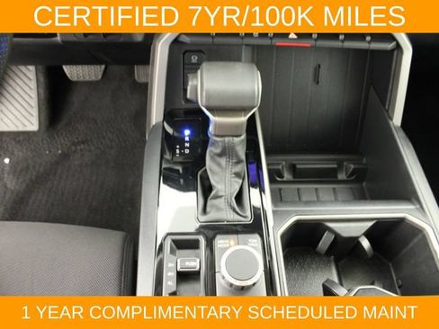 Used 2022 Toyota Tundra SR5 w/ SR5 Convenience Package AWD/4WD image 25
