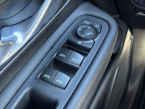 Used 2024 GMC Terrain SLT w/ Elevation Edition image 15