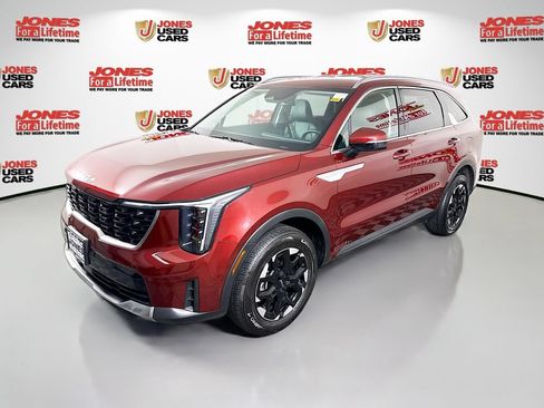 Used 2025 Kia Sorento S AWD/4WD image 13