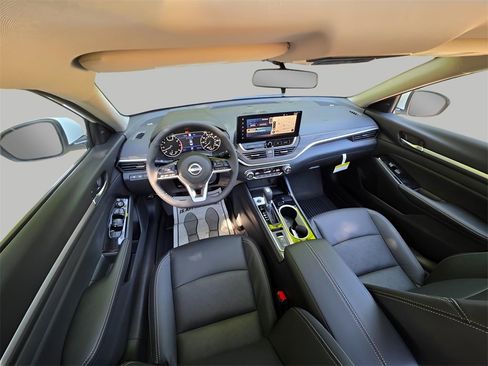 New 2025 Nissan Altima 2.5 SL image 13