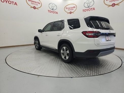 Used 2025 Honda Pilot EX-L image 6