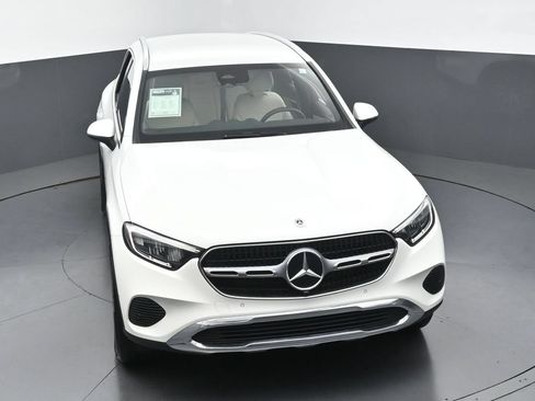 Used 2025 Mercedes-Benz GLC 300 4MATIC image 41