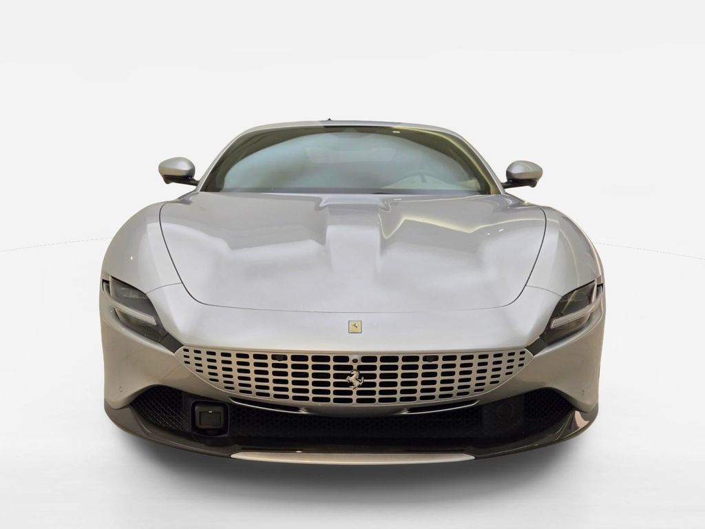 Used 2022 Ferrari Roma RWD image 2