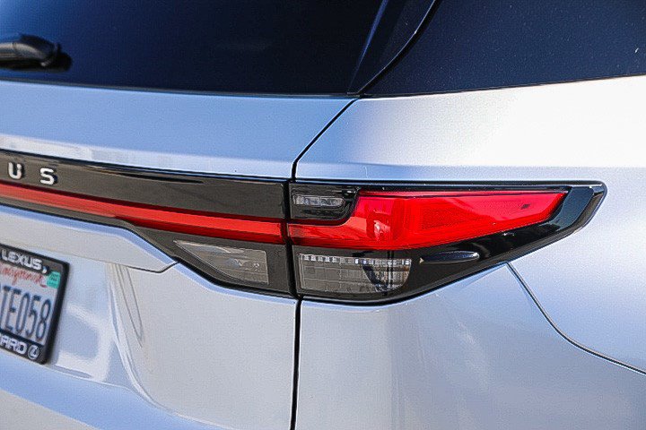 Certified 2025 Lexus TX 500h AWD w/ Technology Package image 9