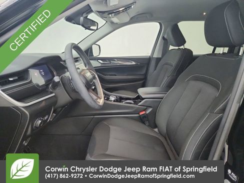Used 2023 Jeep Grand Cherokee Laredo w/ Luxury Tech Group I AWD/4WD image 19