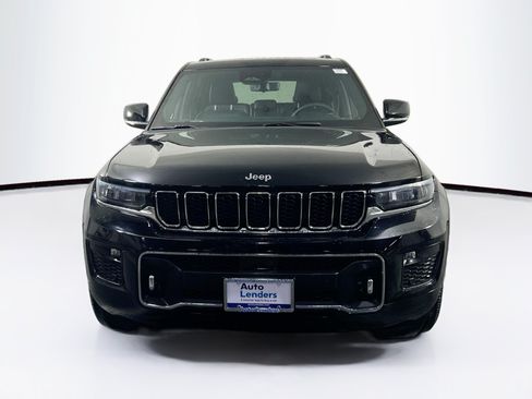 Used 2023 Jeep Grand Cherokee Overland w/ Luxury Tech Group IV AWD/4WD image 2