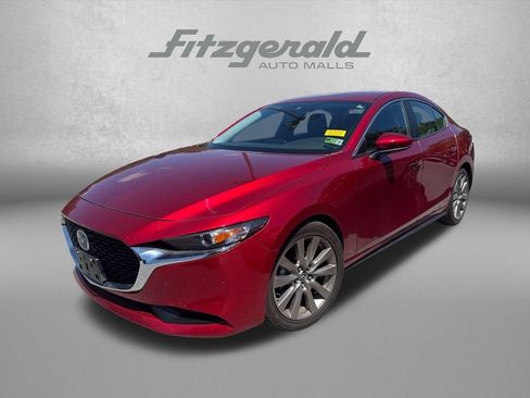 Used 2019 MAZDA MAZDA3 Sedan w/ Preferred Package FWD image 2