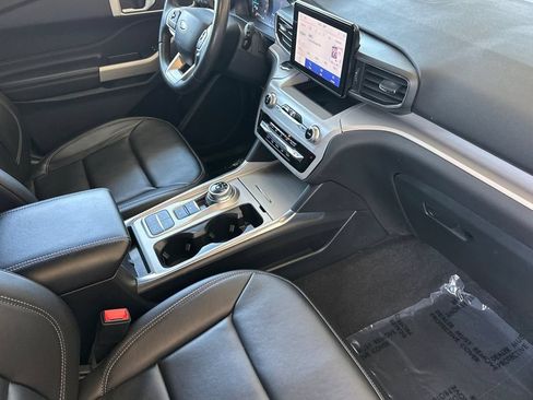 Used 2023 Ford Explorer XLT w/ Equipment Group 202A RWD image 15
