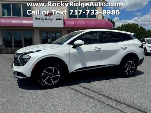 Used 2023 Kia Sportage LX AWD/4WD image 4