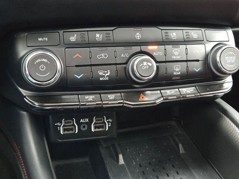 Used 2025 Dodge Durango R/T image 31