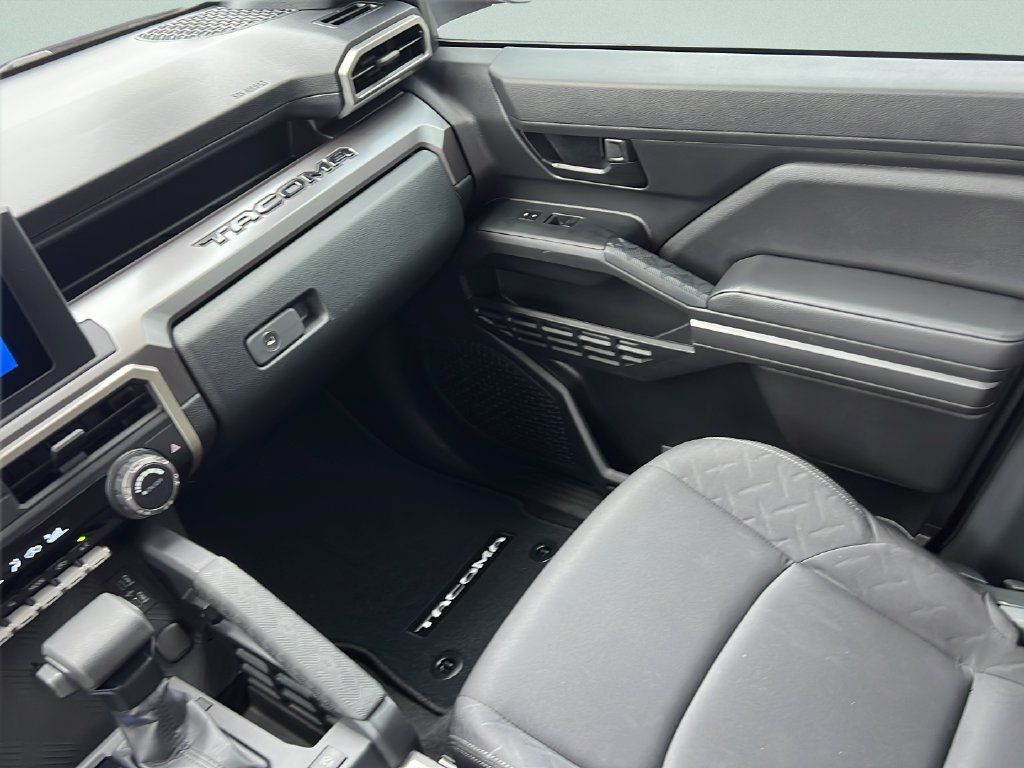 Used 2024 Toyota Tacoma SR5 RWD image 13