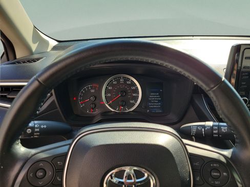 Used 2022 Toyota Corolla Cross LE FWD image 19