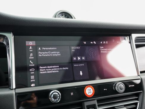 Certified 2026 Porsche Macan AWD/4WD image 18