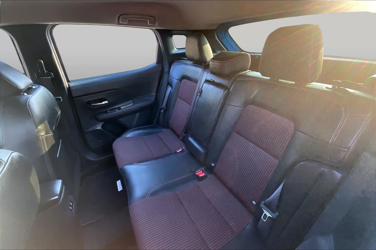 Used 2025 Nissan Kicks SR FWD image 20