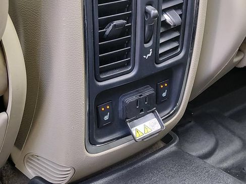 Used 2013 Jeep Grand Cherokee Overland w/ Advance Technology Group AWD/4WD image 16