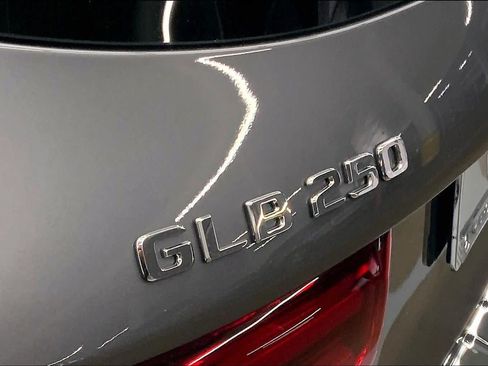 Used 2026 Mercedes-Benz GLB 250 image 15