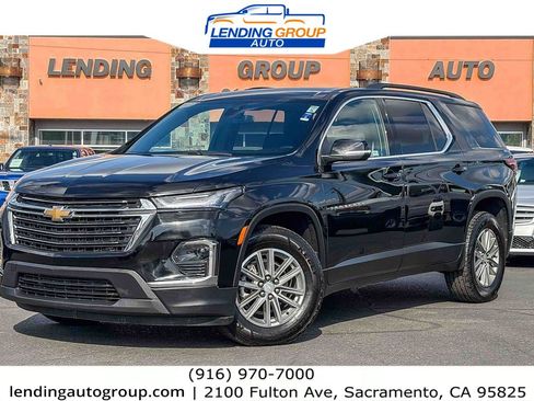 Used 2023 Chevrolet Traverse LT FWD image 1