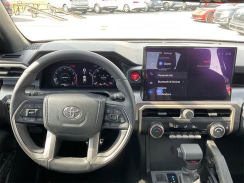 Used 2025 Toyota Tacoma TRD Sport image 17
