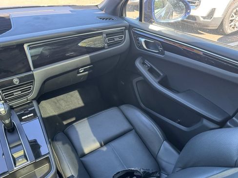 Used 2023 Porsche Macan Turbo AWD/4WD image 15
