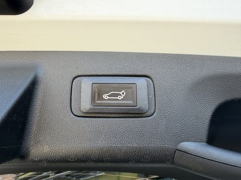 Used 2025 Kia Sorento S FWD image 38