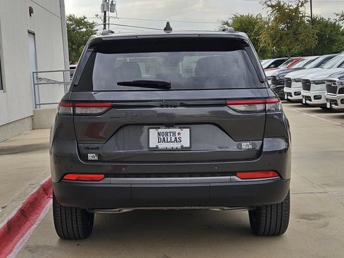 New 2026 Jeep Grand Cherokee Limited w/ Limited Altitude Package AWD/4WD image 4