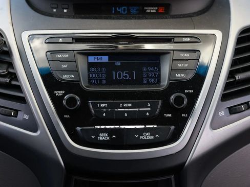 Used 2016 Hyundai Elantra SE FWD image 33