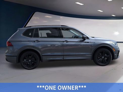 Used 2023 Volkswagen Tiguan SE R-Line image 2