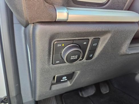 Certified 2025 Ford Expedition Active AWD/4WD image 18