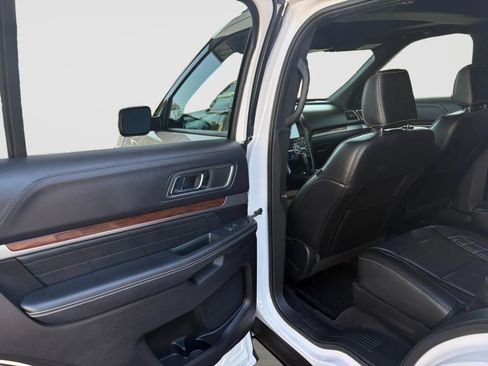 Used 2018 Ford Explorer Platinum AWD/4WD image 14