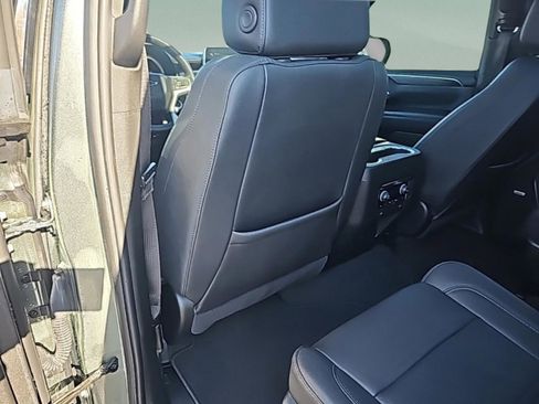 Used 2023 Chevrolet Tahoe Z71 w/ Luxury Package image 30