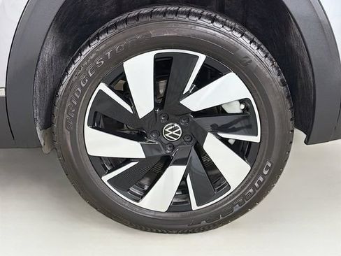 Used 2024 Volkswagen Atlas Cross Sport SEL AWD/4WD image 32