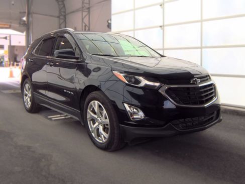 Used 2020 Chevrolet Equinox LT FWD image 2