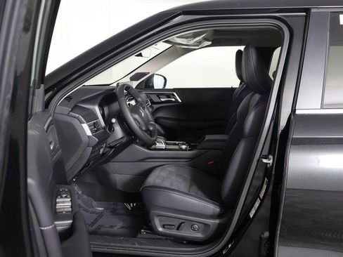 New 2026 Mitsubishi Outlander SE image 34