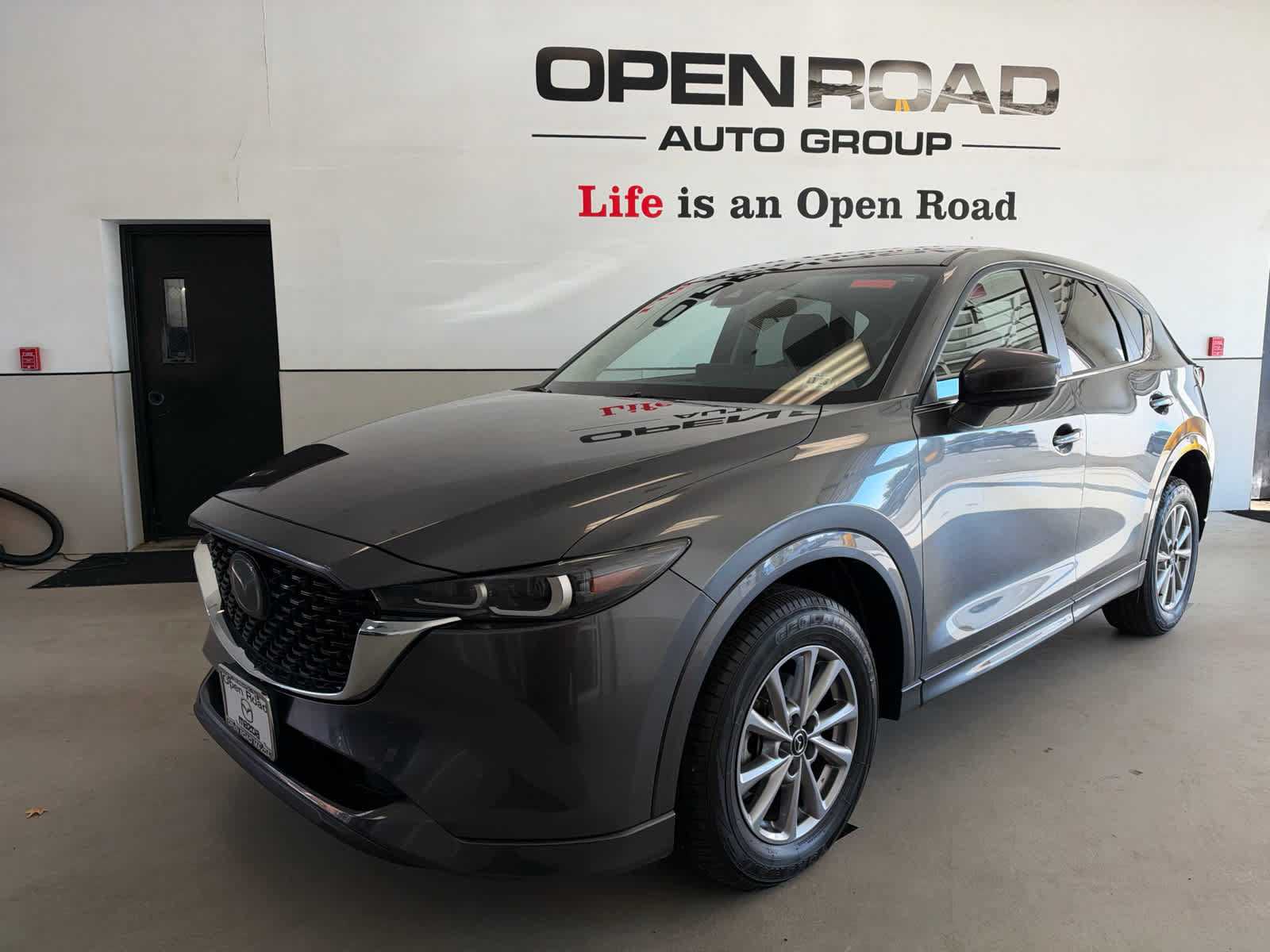 Used 2024 MAZDA CX-5 AWD 2.5 S w/ Select Package image 2