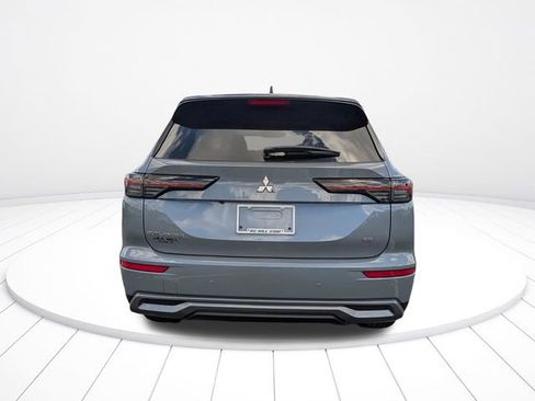 New 2026 Mitsubishi Outlander SE image 4